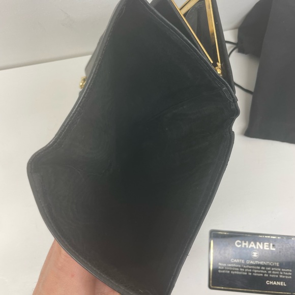 💯 AUTH Chanel caviar skin wallet / WOC - Picture 8 of 9